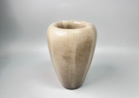 灰色条纹花瓶大