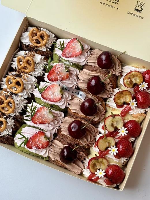 四拼煎蛋卷(咸奶油|花漾莓莓|巧克力车厘子|一篮糖福禄) 商品图1