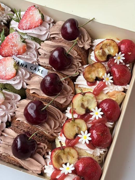 四拼煎蛋卷(咸奶油|花漾莓莓|巧克力车厘子|一篮糖福禄) 商品图3