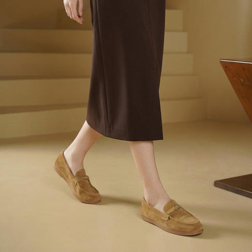 【羊皮绒面】西村名物2026年春季新款饱满圆头舒适宽松彩色羊皮绒面豆豆鞋乐福鞋宽松T26AM17621 商品图9