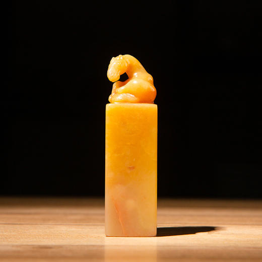 寿山石善伯老料雕“俊马”方章 商品图4