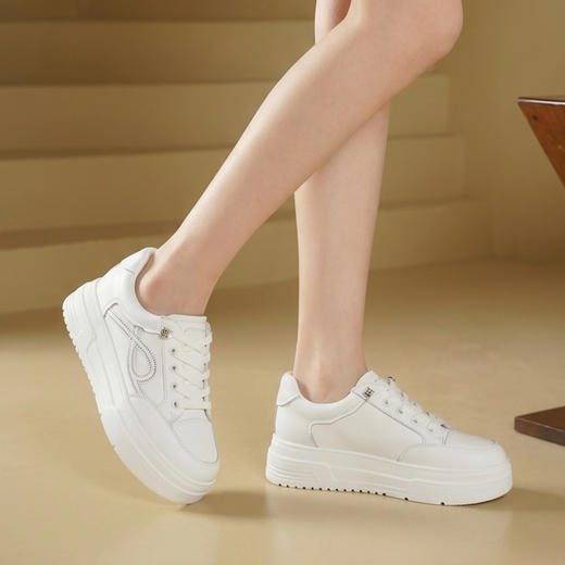 【牛皮革】西村名物2026年春季新款饱满圆头宽松舒适超轻厚底系带小白鞋T26AM17761 商品图1