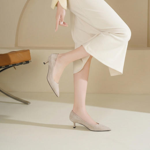 westory2026年春季羊京尖头中跟极简单鞋通勤百搭浅口鞋S26AE50571 商品图2