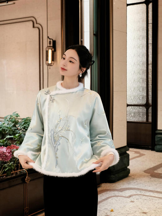 大师系列| 青色重缎真丝手绣兰花水貂棉外套 商品图0