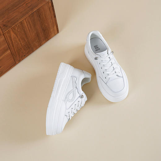 【牛皮革】西村名物2026年春季新款饱满圆头宽松舒适超轻厚底系带小白鞋T26AM17761 商品图4