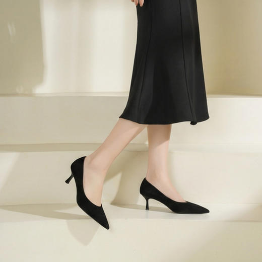 westory2026年春季羊京尖头中跟极简单鞋通勤百搭浅口鞋S26AE50571 商品图3