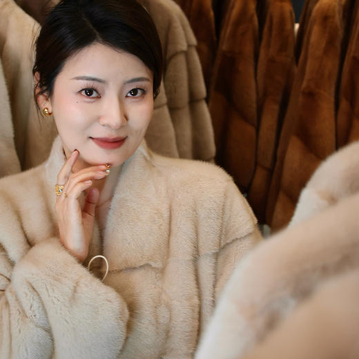 【预售7天】良木礼水貂外套(3452F) 商品图3