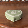英国Wedgwood  绿色浮雕鼠尾草绿爱心首饰盒 B0263 商品缩略图0