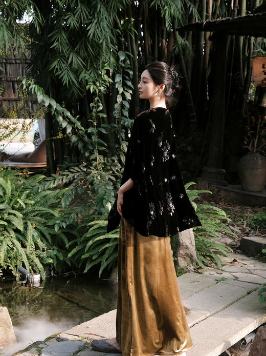 盛唐牡丹| 黑色真丝丝绒串珠斗篷 商品图4