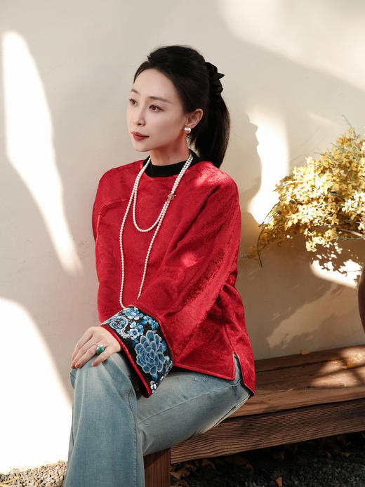 盛唐牡丹盛奢系列| 丝毛宋锦三蓝手推绣挽袖上衣 商品图4