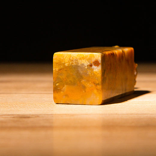 巴林黄冻老料雕“螭虎”方章 商品图10