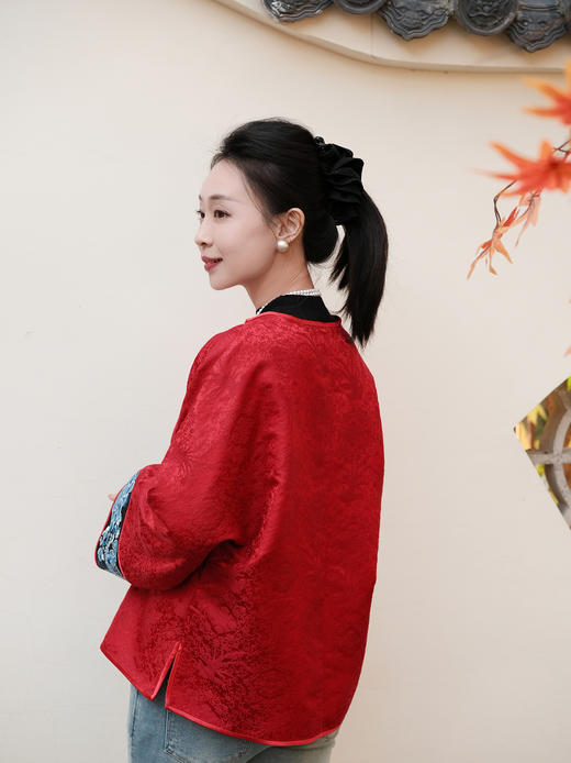 盛唐牡丹盛奢系列| 丝毛宋锦三蓝手推绣挽袖上衣 商品图9