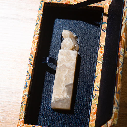 巴林石云水冻老料雕“螭虎”印章 商品图2