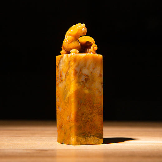 巴林黄冻老料雕“螭虎”方章 商品图8