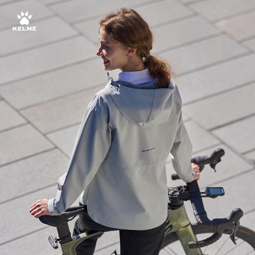 卡尔美重塑燃点系列女士连帽梭织外套6613WT2005 商品图1