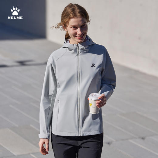 卡尔美重塑燃点系列女士连帽梭织外套6613WT2005 商品图2