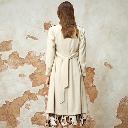 EITIE爱特爱春季新款经典翻领双排扣风衣外套女8104806 商品图4