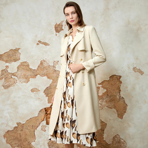 EITIE爱特爱春季新款经典翻领双排扣风衣外套女8104806 商品图3