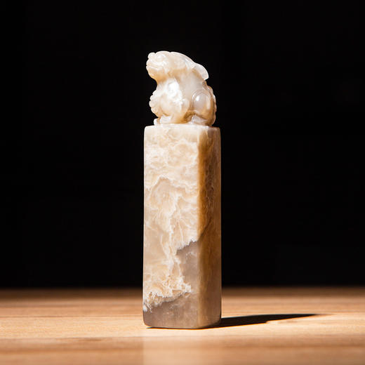 巴林石云水冻老料雕“螭虎”印章 商品图0