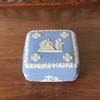 英国Wedgwood  蓝色浮雕正方形首饰盒 B0275 商品缩略图0