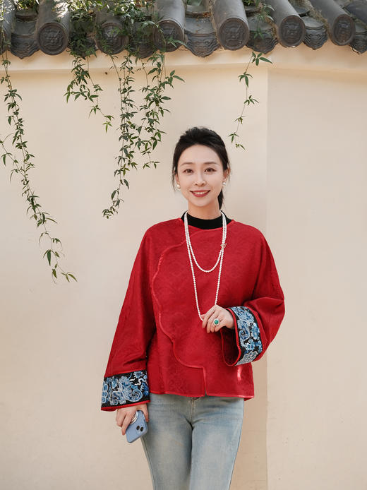 盛唐牡丹盛奢系列| 丝毛宋锦三蓝手推绣挽袖上衣 商品图3