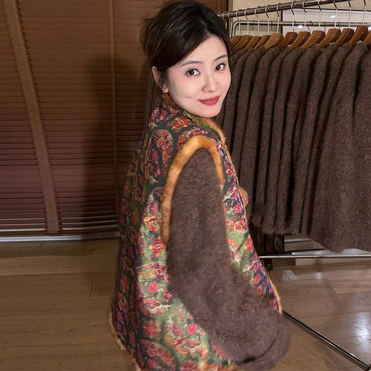 【不退不换】【预售7天】良木礼骆驼绒国风马甲（3319） 商品图0