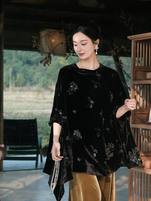 盛唐牡丹| 黑色真丝丝绒串珠斗篷 商品图0