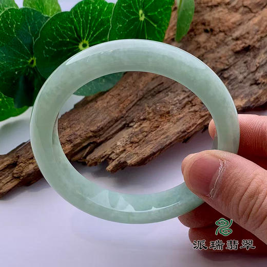 派瑞翡翠 翡翠手镯 糯种 浅绿 商品图1