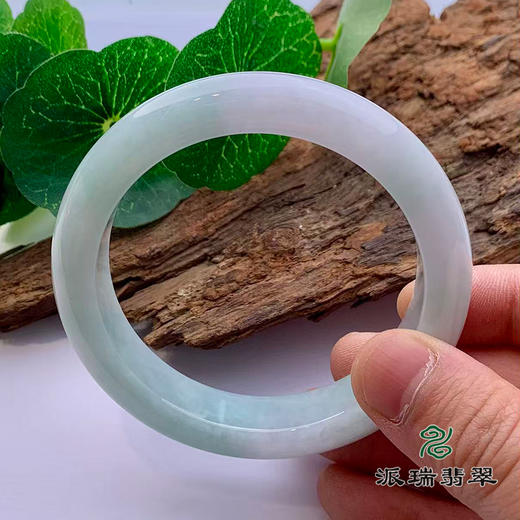 派瑞翡翠 翡翠手镯 糯种 浅绿 商品图1