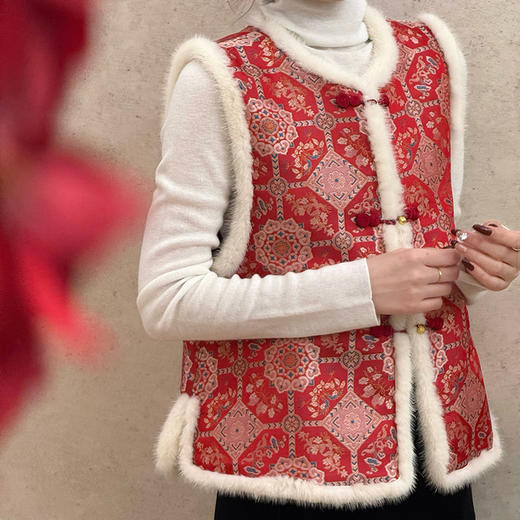 【特价不退换】【预售7天】良木礼桑蚕丝水貂马甲（2467） 商品图1