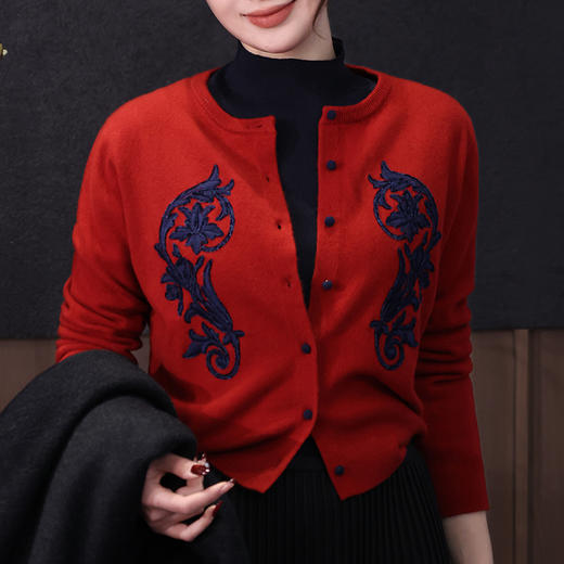 【预售7天】良木礼羊毛绣花开衫（3323） 商品图3