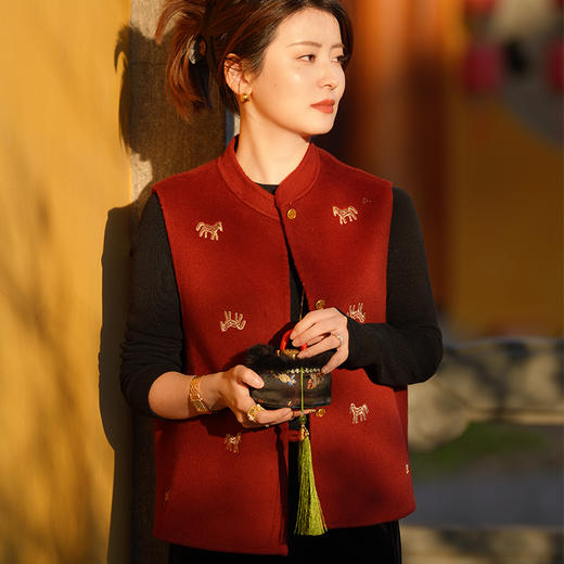 【预售7天】良木礼羊毛刺绣马甲（1307） 商品图0