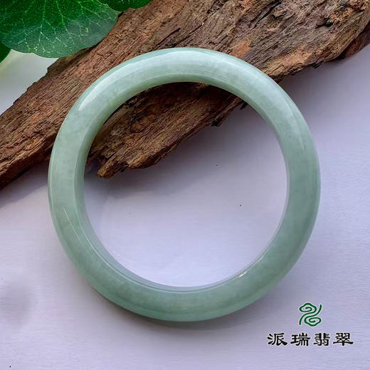 派瑞翡翠 翡翠手镯 糯种 浅绿 商品图2