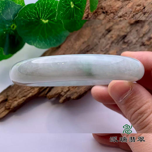 派瑞翡翠 翡翠手镯 糯种 浅绿 商品图3