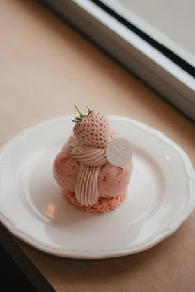 法芙娜灵感草莓圣多诺黑·法式西点