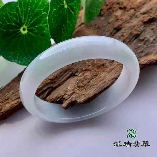 派瑞翡翠 翡翠手镯 糯种 浅绿 商品图0