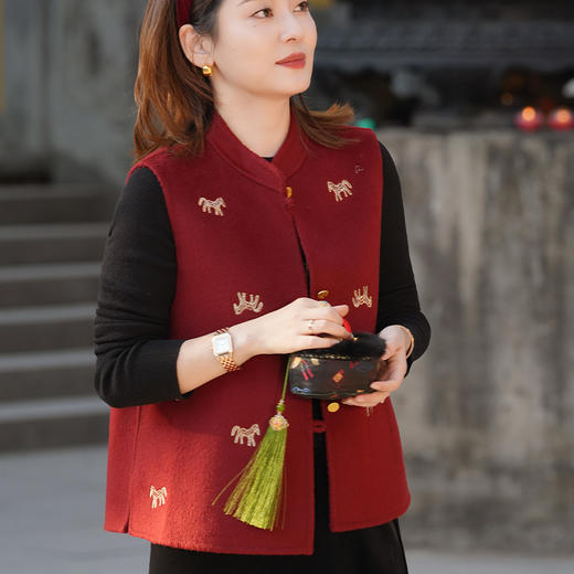 【预售7天】良木礼羊毛刺绣马甲（1307） 商品图4