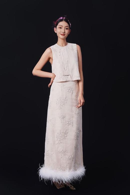 荷言HEYEN 曦夜 提花钉珠亮片松紧腰后开叉一步半裙 商品图0