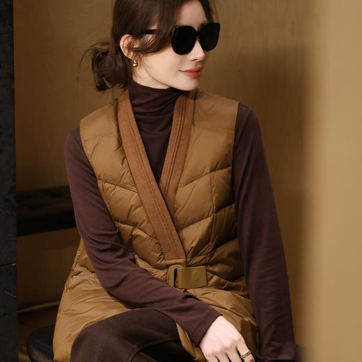 【预售7天】良木礼鹅绒马甲（D25102558） 商品图1