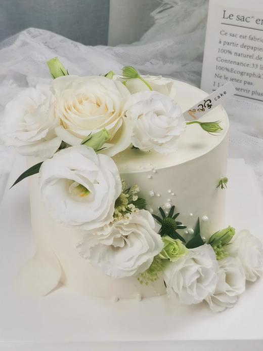 白月光鲜花蛋糕 商品图0