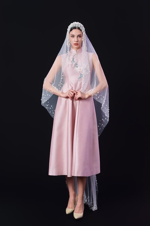 荷言HEYEN 观庭 无袖真丝丝毛刺绣收腰A字连衣裙前胸花卉刺绣 钉珠装饰 商品图0