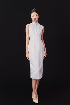 荷言HEYEN 望春南 织银桑蚕丝手工罗银立领无袖修身旗袍 全身花卉枝蔓刺绣+钉珠