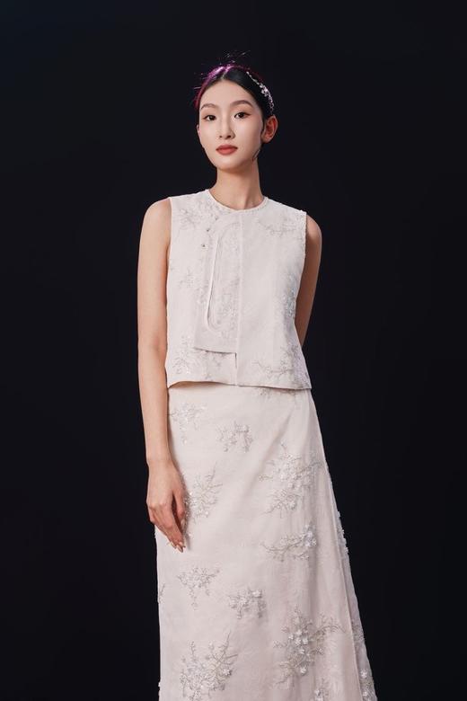 荷言HEYEN 曦夜 提花钉珠亮片松紧腰后开叉一步半裙 商品图1