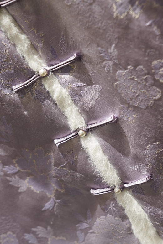 荷言HEYEN 光夏 紫色丝毛提花马甲 白色水貂毛条 一字扣+蝴蝶扣白贝扣头 夹棉 商品图2