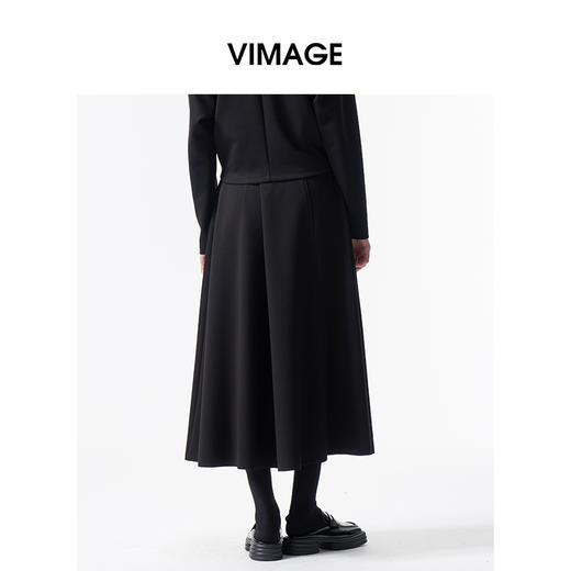 VIMAGE纬漫纪垂坠质感女士简约黑色高腰A字半身裙2026春季新款V2506204 商品图4