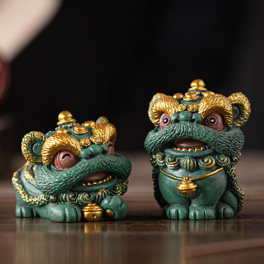 可爱舞狮一对彩金手绘工艺品摆件 商品图0