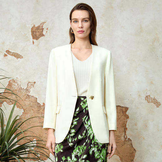 EITIE爱特爱气质干练高级感纯色收腰西装外套女春季新款8103808 商品图3