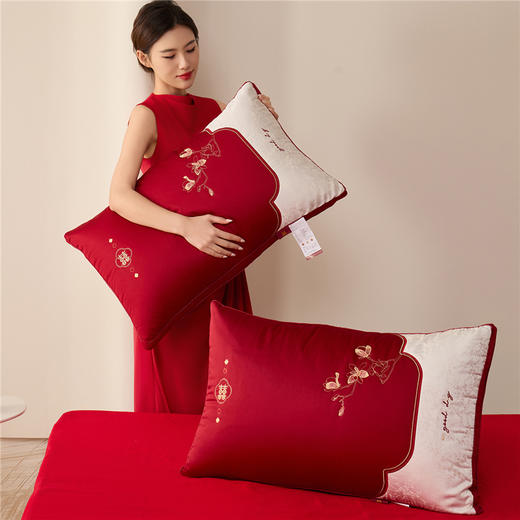 自然醒玉兰喜事婚庆枕-大红婚庆喜庆枕芯刺绣结婚枕头（送红礼袋）XK 商品图7