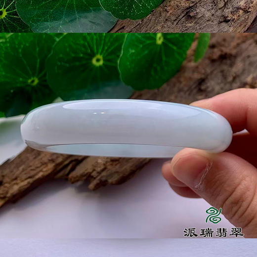 派瑞翡翠 翡翠手镯 糯种 浅绿 商品图3
