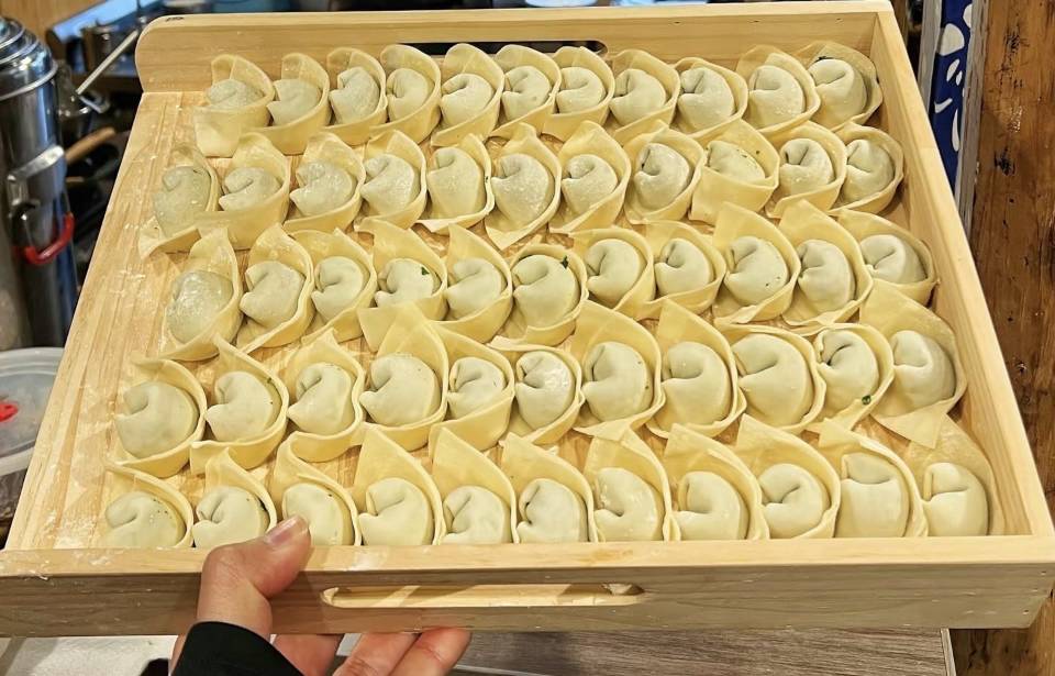 【周三到】荠菜肉猪油渣馄饨12个 馄饨如其名！猪油渣是灵魂，不加的话香味少一半哈哈